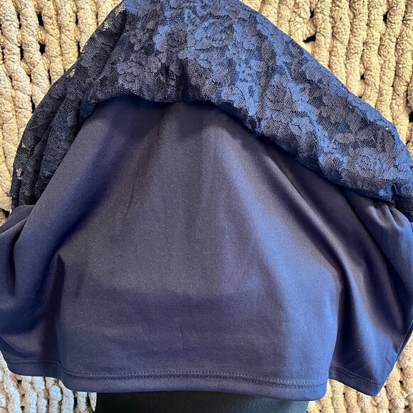 Navy Blue Floral Lace Blouse Size Medium - Picture 3 of 7